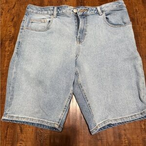 ASOS DESIGN denim shorts in light wash